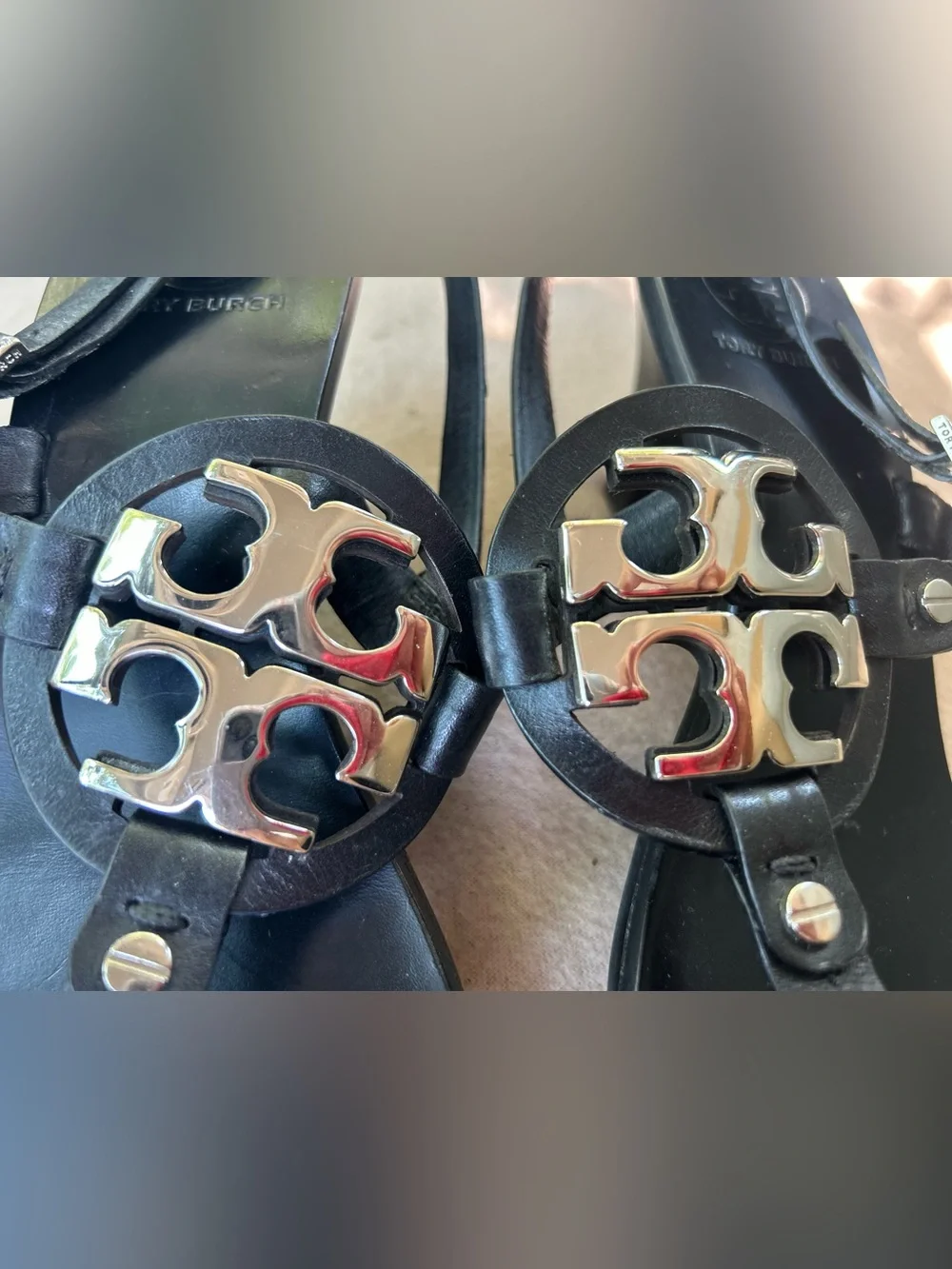 Tory Burch Holly Black Leather Logo Thong Sandals with Gold Emblem size 8.5